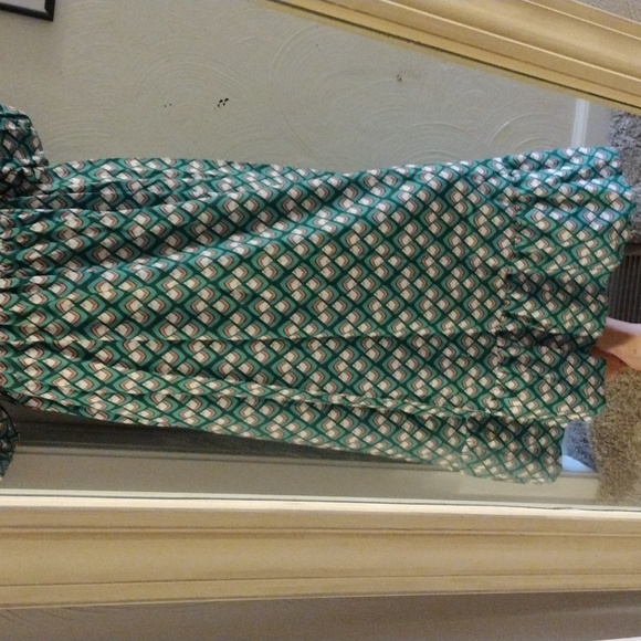 Green Maxi Printed Dress-BUNDLE ONLY! - Picture 3 of 7